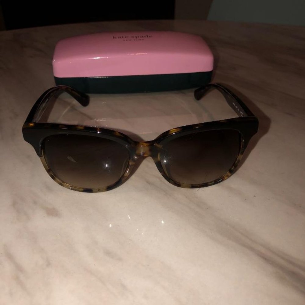 Kate Spade Tortoise  Sunglasses with Case